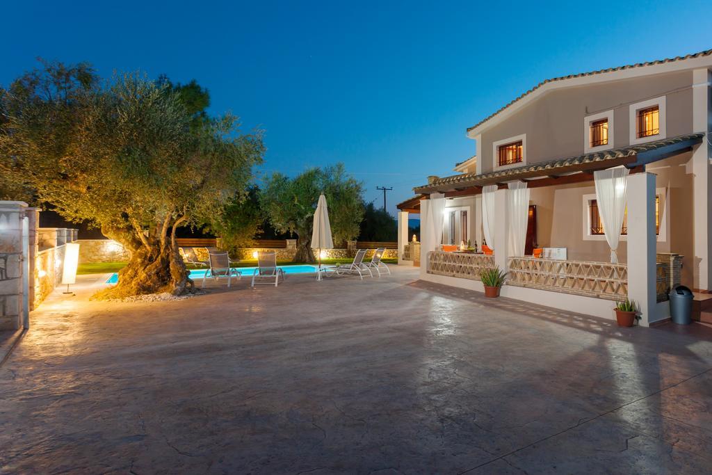 Evalexia Villa - Luxury Villa With Private Pool Near Laganas Perfect For Groups By Villa Mana Gers Kalamáki Kültér fotó